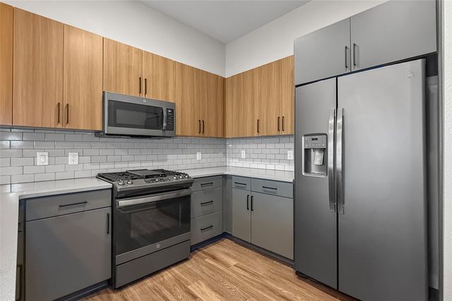 450 SW 7th Street 307, Des Moines, IA 50309