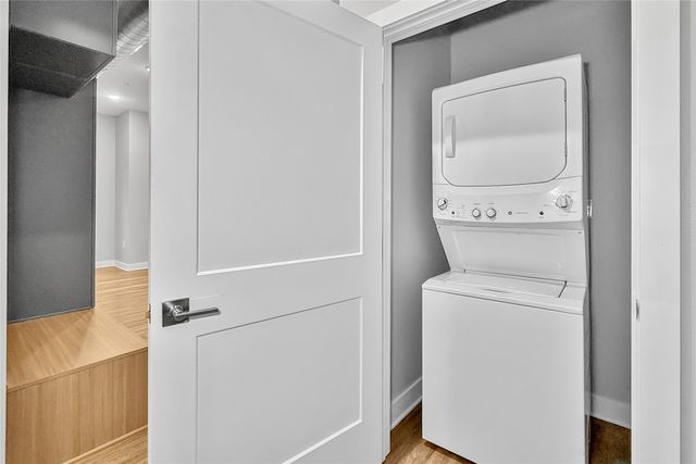 450 SW 7th Street 307, Des Moines, IA 50309