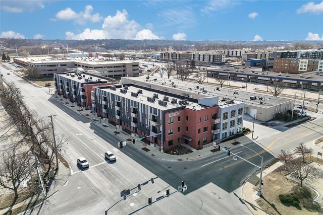 450 SW 7th Street 307, Des Moines, IA 50309