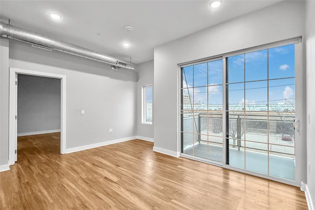 450 SW 7th Street 307, Des Moines, IA 50309