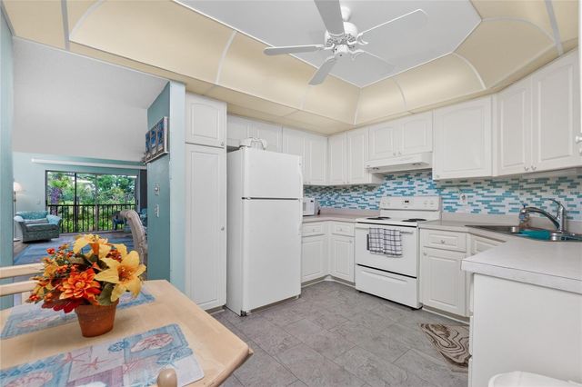 207 RUBENS DRIVE G, Nokomis, FL 34275
