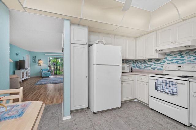 207 RUBENS DRIVE G, Nokomis, FL 34275