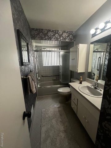 5918 N Lafayette Avenue, Dearborn Heights, MI 48127