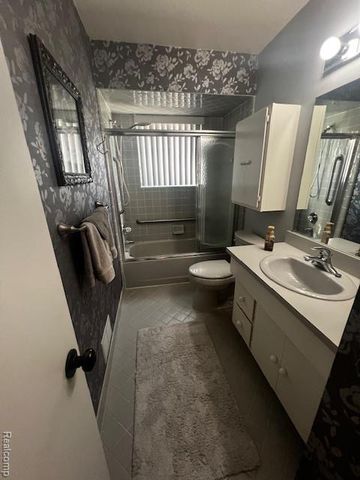 5918 N Lafayette Avenue, Dearborn Heights, MI 48127