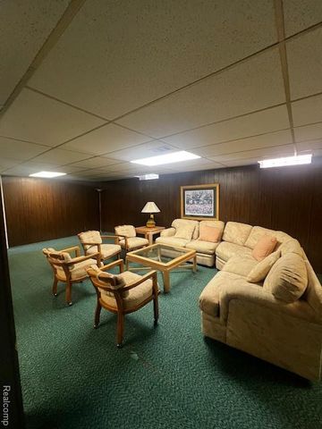 5918 N Lafayette Avenue, Dearborn Heights, MI 48127