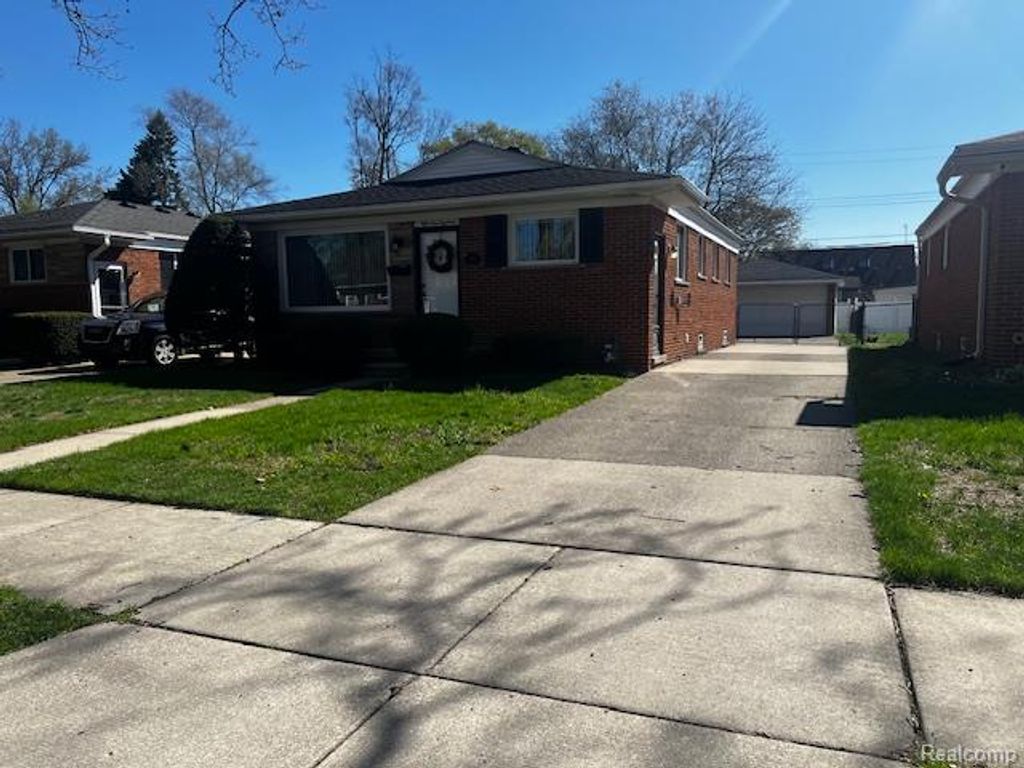 5918 N Lafayette Avenue, Dearborn Heights, MI 48127