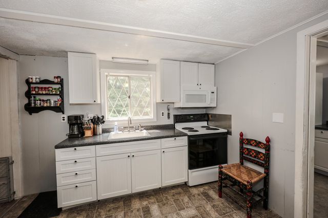 24 Shangri La Drive, Moultonborough, NH 03254