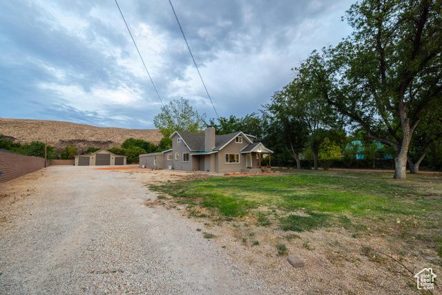 361 S 300 W, Hurricane, UT 84737