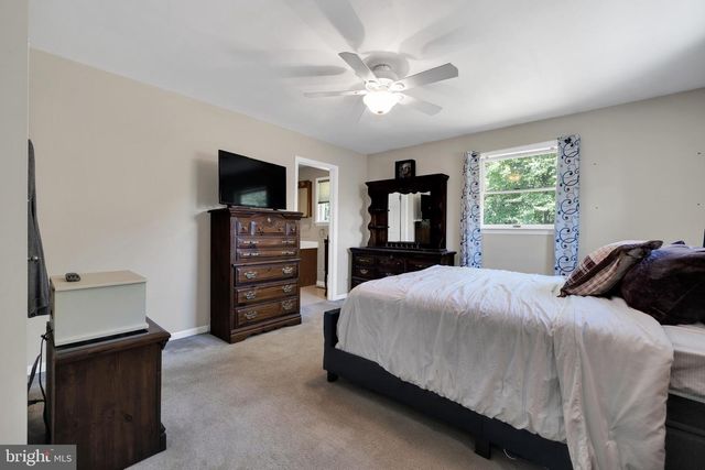 97 BERTOLET MILL RD, Oley, PA 19547