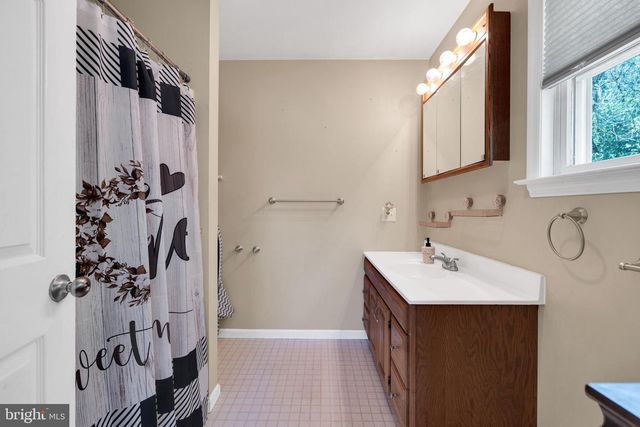 97 BERTOLET MILL RD, Oley, PA 19547
