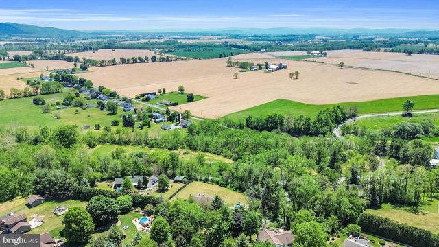 97 BERTOLET MILL RD, Oley, PA 19547