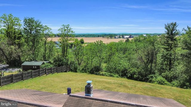 97 BERTOLET MILL RD, Oley, PA 19547