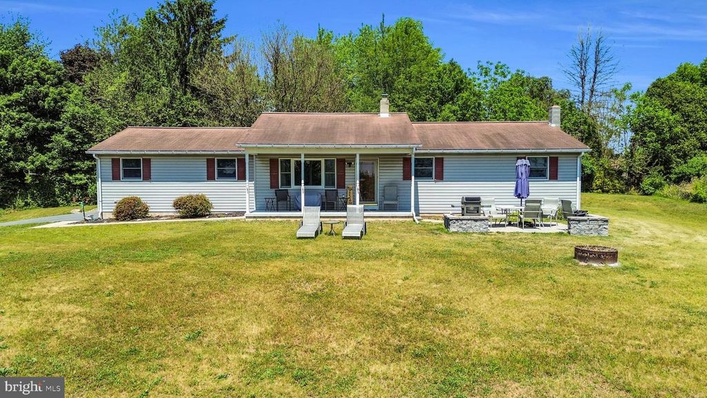 97 BERTOLET MILL RD, Oley, PA 19547