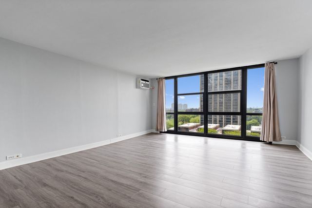 2901 S Michigan Avenue 903, Chicago, IL 60616