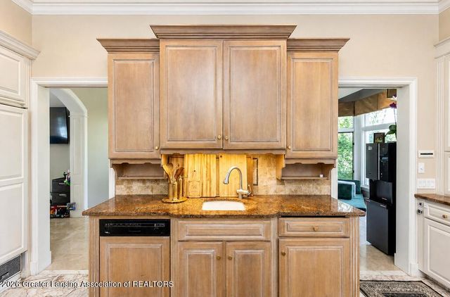 6401 Pine Hollow Drive, East Lansing, MI 48823