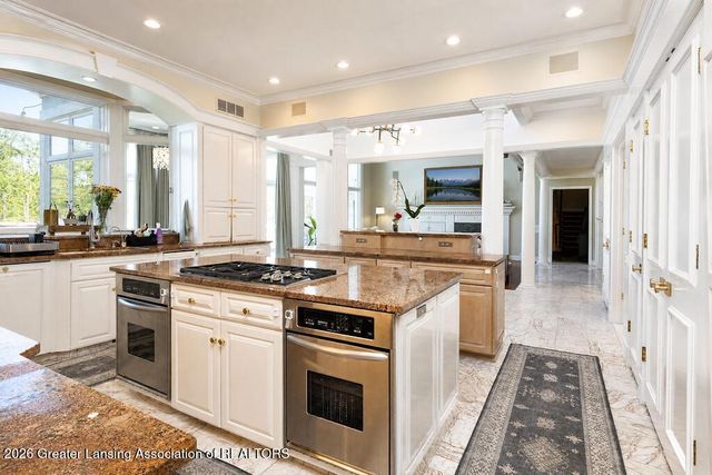 6401 Pine Hollow Drive, East Lansing, MI 48823