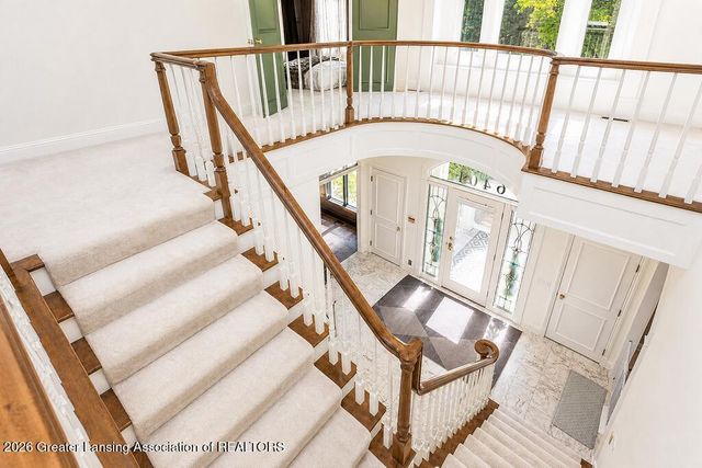 6401 Pine Hollow Drive, East Lansing, MI 48823