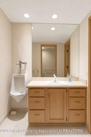 6401 Pine Hollow Drive, East Lansing, MI 48823