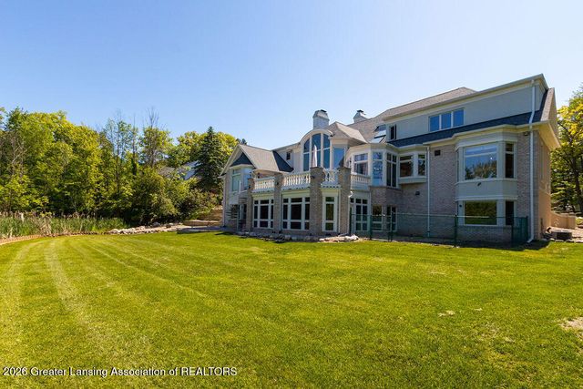 6401 Pine Hollow Drive, East Lansing, MI 48823