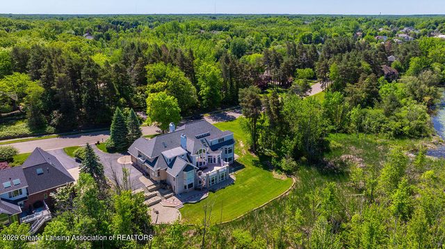 6401 Pine Hollow Drive, East Lansing, MI 48823