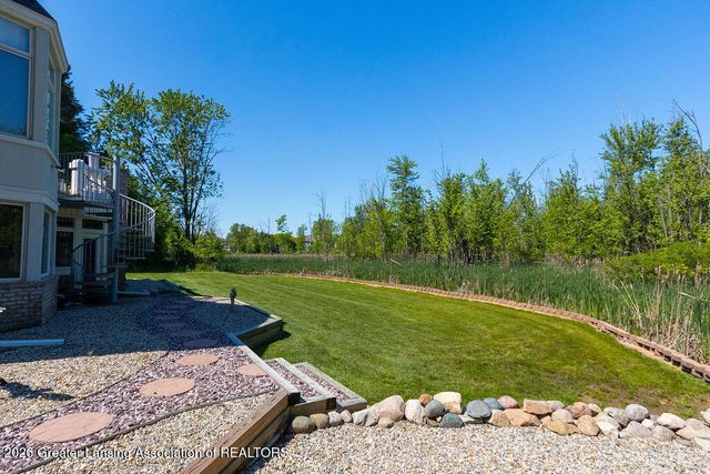 6401 Pine Hollow Drive, East Lansing, MI 48823
