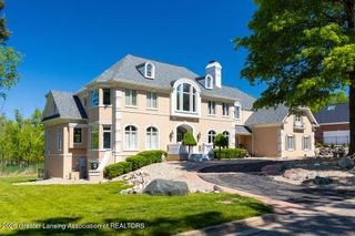 6401 Pine Hollow Drive, East Lansing, MI 48823