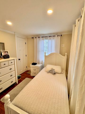73 Kings Way, Hyannis, MA 02601