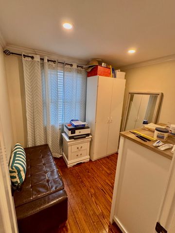 73 Kings Way, Hyannis, MA 02601