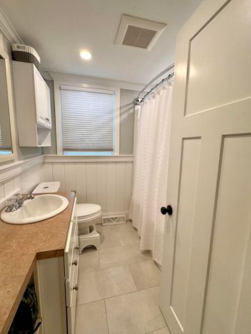 73 Kings Way, Hyannis, MA 02601