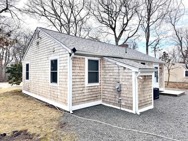 73 Kings Way, Hyannis, MA 02601