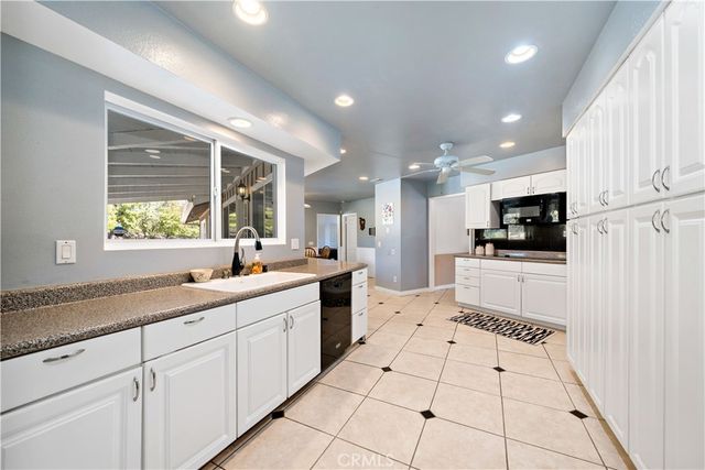39980 Via Fernando, Temecula, CA 92592