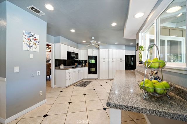 39980 Via Fernando, Temecula, CA 92592