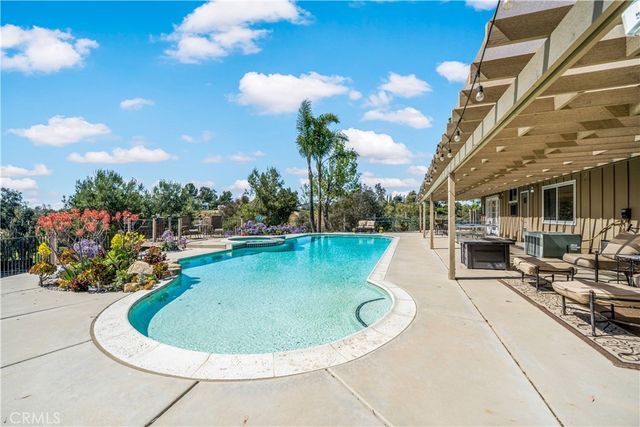 39980 Via Fernando, Temecula, CA 92592