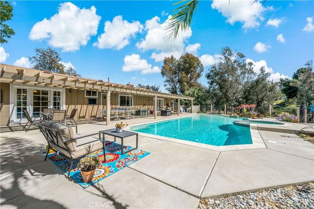 39980 Via Fernando, Temecula, CA 92592