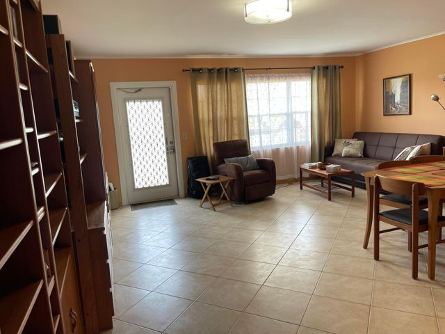 27 Mansfield, Boca Raton, FL 33434