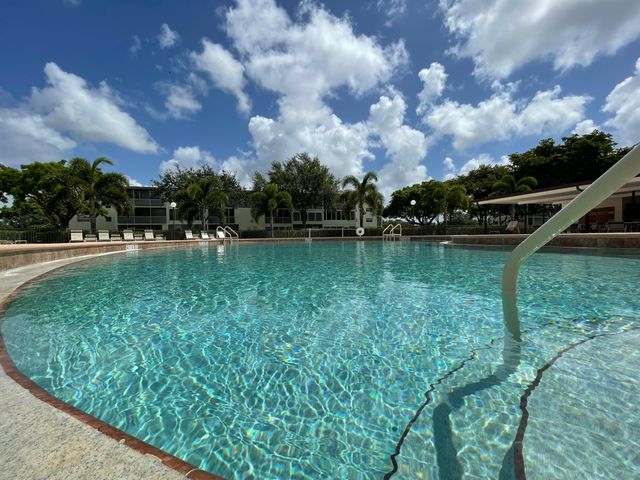 27 Mansfield, Boca Raton, FL 33434