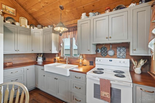 4288 Woods Lane, Highland, OH 45133