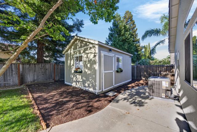 9801 Savonna Ct, Elk Grove, CA 95757
