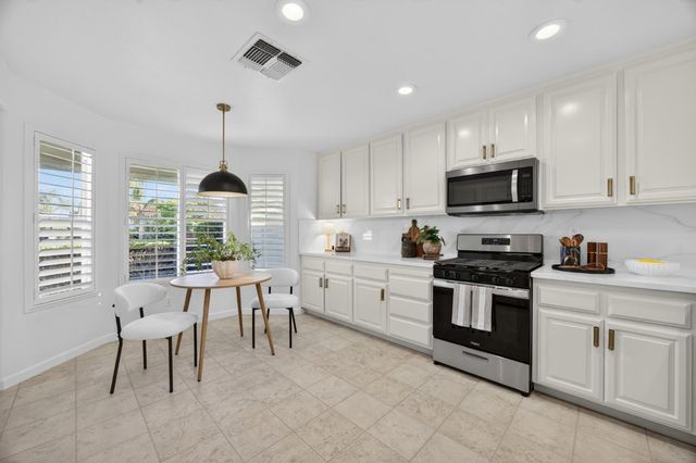 9801 Savonna Ct, Elk Grove, CA 95757