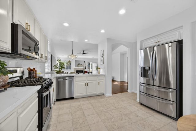 9801 Savonna Ct, Elk Grove, CA 95757
