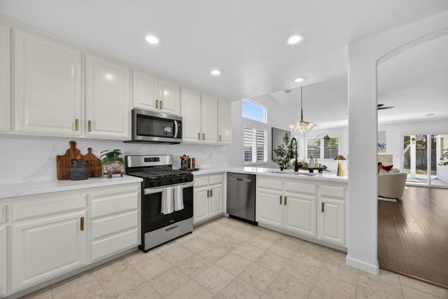 9801 Savonna Ct, Elk Grove, CA 95757