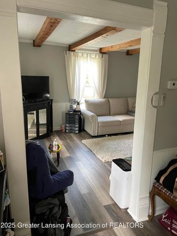 209 Mineral Street, Grand Ledge, MI 48837