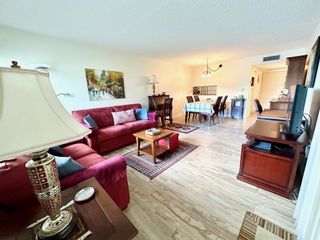 824 SW 9th Street Circle 101, Boca Raton, FL 33486