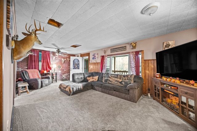 19896 TOWPATH Road, Meadville, PA 16335