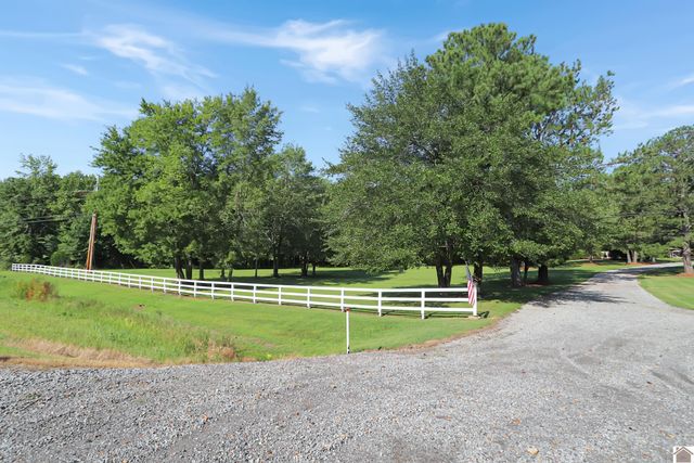 13492 State Route 94 E, Murray, KY 42071