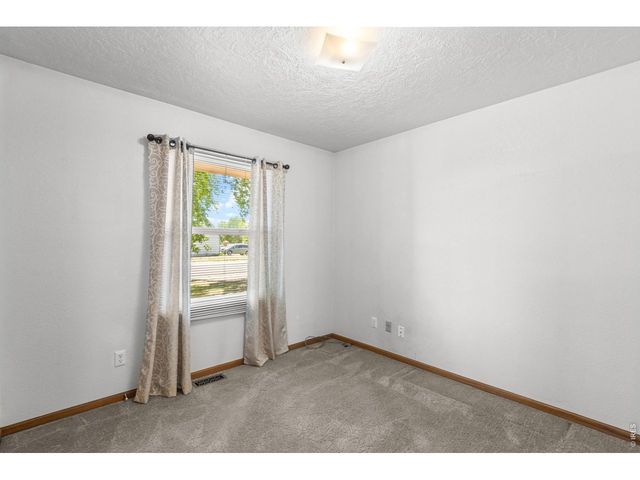 207 N 44th Ave, Greeley, CO 80634