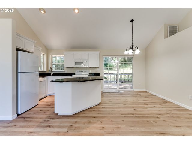 3417 VIDERA Dr, Eugene, OR 97405