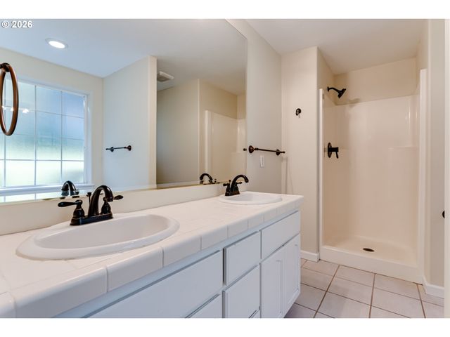 3417 VIDERA Dr, Eugene, OR 97405