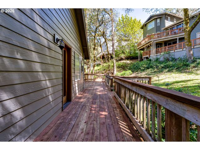 3417 VIDERA Dr, Eugene, OR 97405