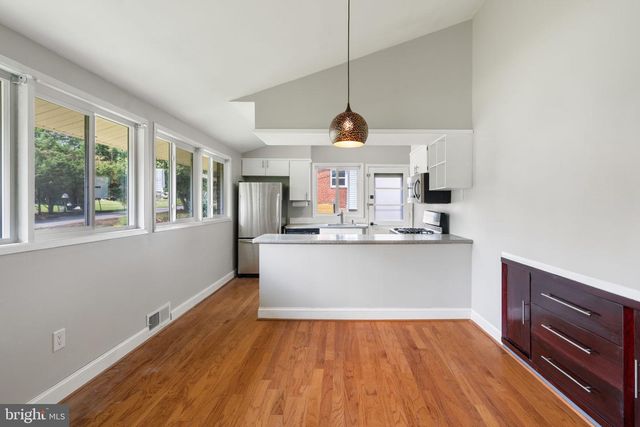4526 ROUNDHILL RD, Alexandria, VA 22310